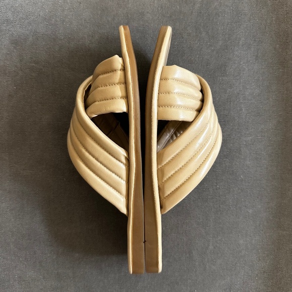 Seychelles Leather Crossband Slide Sandals Word for Word Cream Leather Sz 7 NEW - Picture 4 of 6